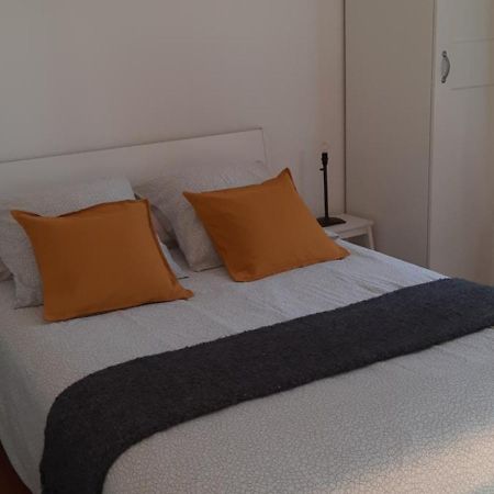 appartement climatisé avec terrasse au coeur de Nyons Extérieur photo