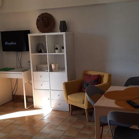 appartement climatisé avec terrasse au coeur de Nyons Extérieur photo