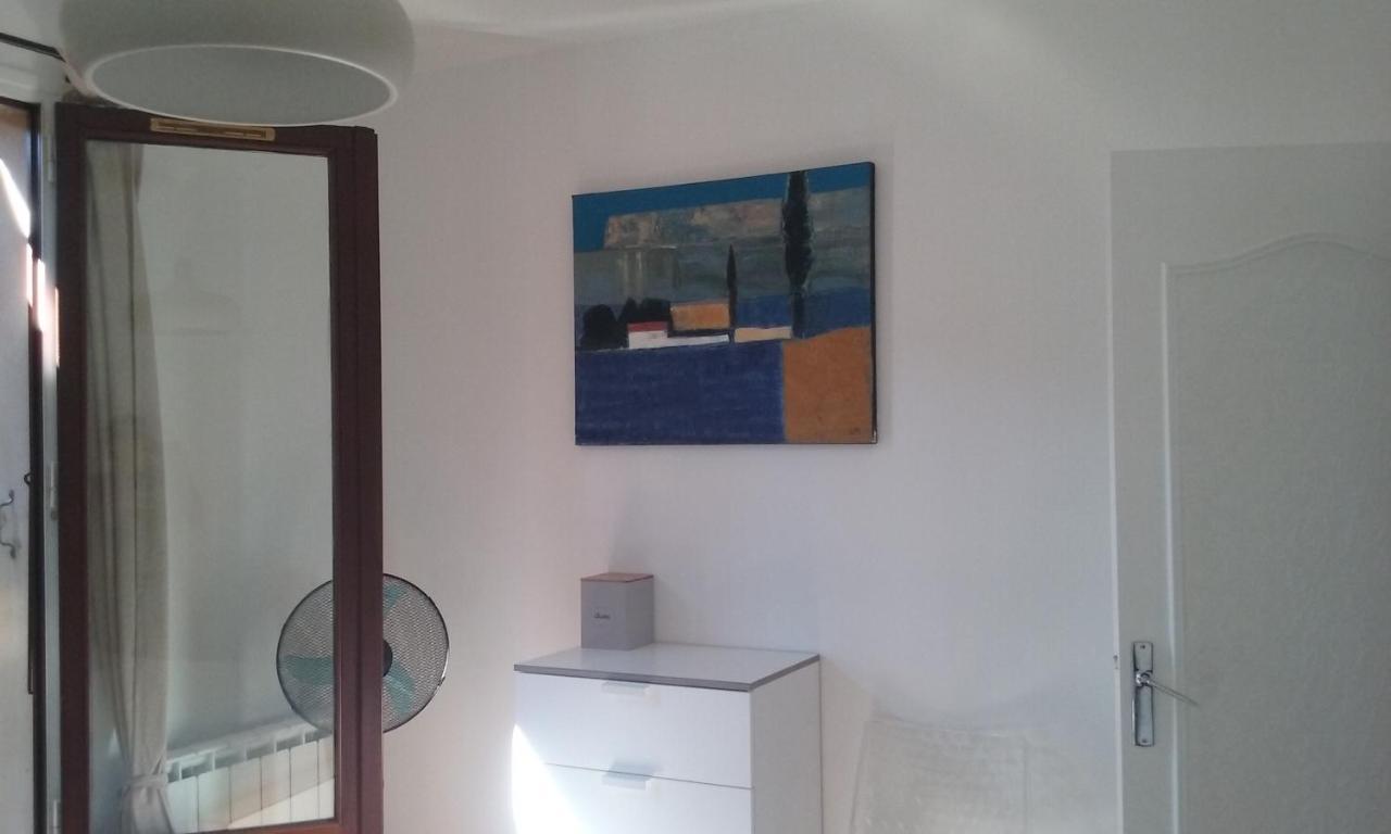 appartement climatisé avec terrasse au coeur de Nyons Extérieur photo