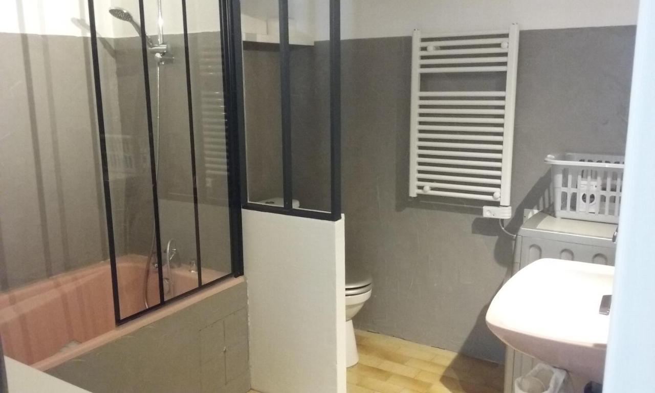 appartement climatisé avec terrasse au coeur de Nyons Extérieur photo