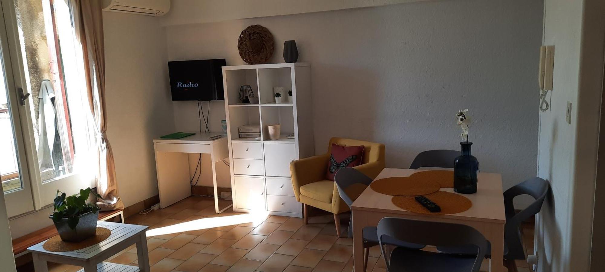 appartement climatisé avec terrasse au coeur de Nyons Extérieur photo